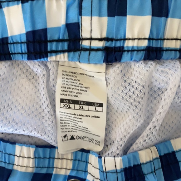 2 pair of men’s swim trunks. Size large - Picture 7 of 7